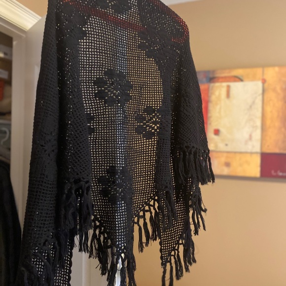 Shawl - Picture 2 of 5